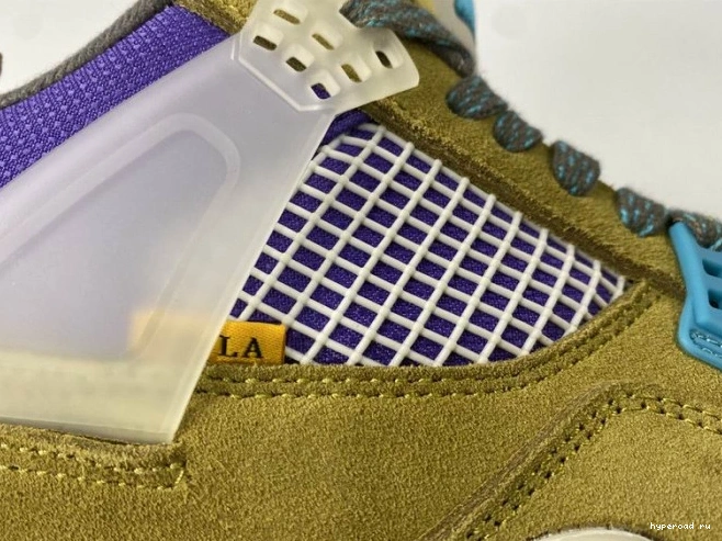 4 Air Moss Desert DJ5718-300 x SP Jordan Union 1101